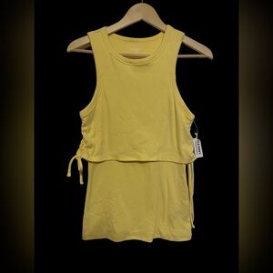 😍NWT Old Navy women’s size M tank top
